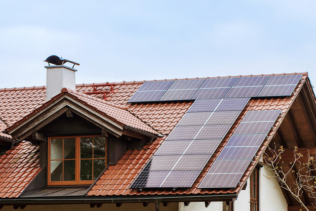 La tua biocasa in legno con pannelli solari: cosa devi sapere